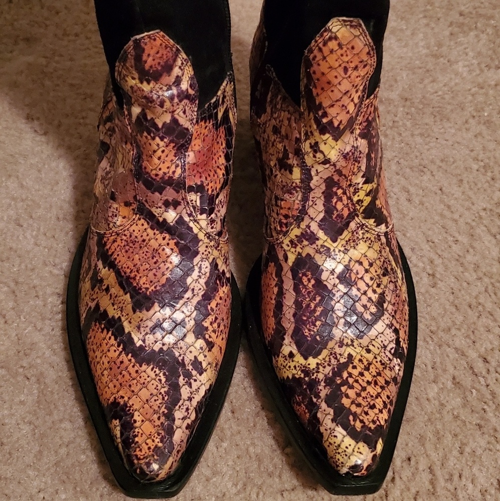 Guess suede/snakeskin Boots/Booties Sz6. 5